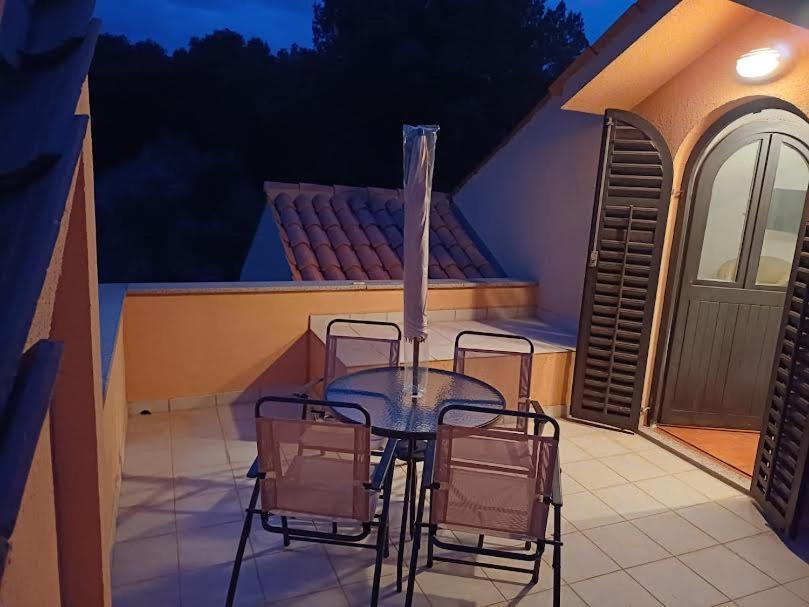 Apartmani Delas 2 Pjescana Uvala Exterior foto