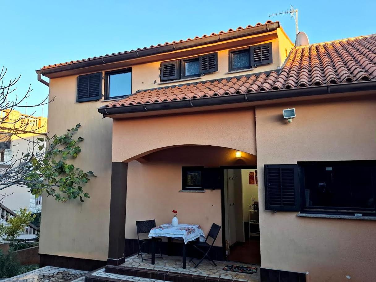 Apartmani Delas 2 Pjescana Uvala Exterior foto